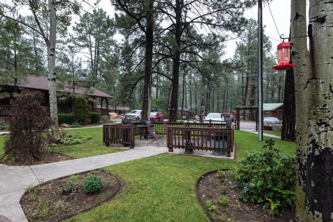 Shadow Mountain Lodge And Cabins Руидозо Экстерьер фото